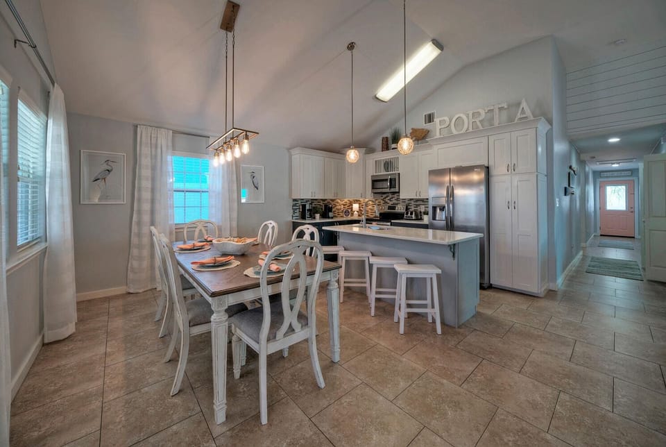 Seamless kitchen-dining.