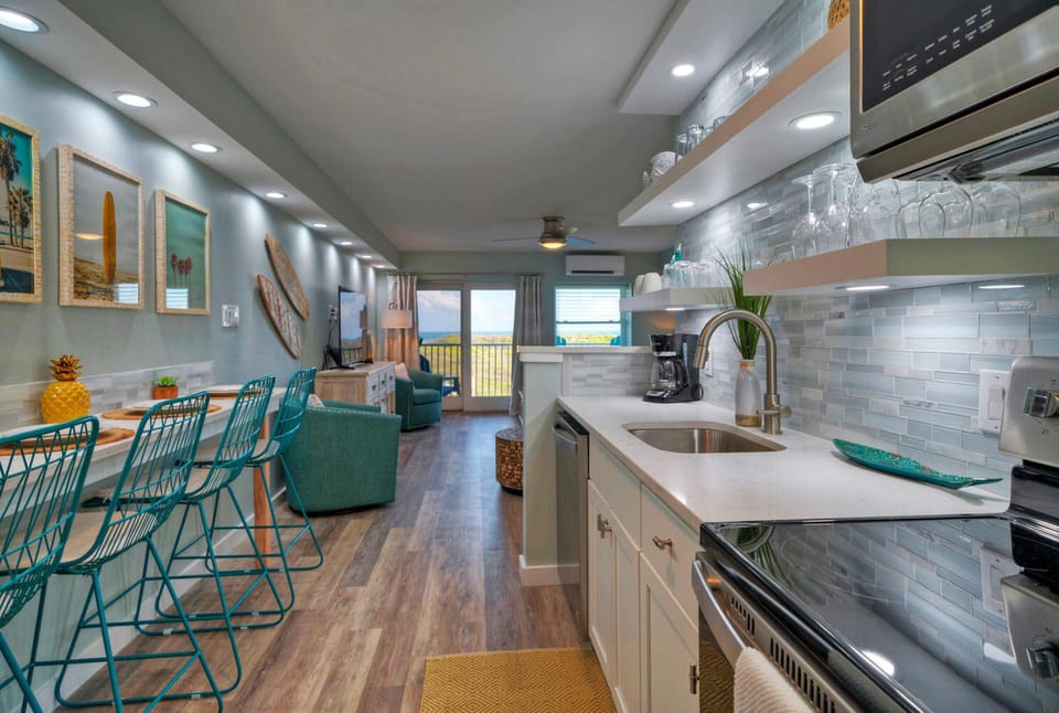 Chic culinary hub.