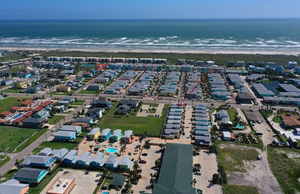 Coastal community perfect family getaway!