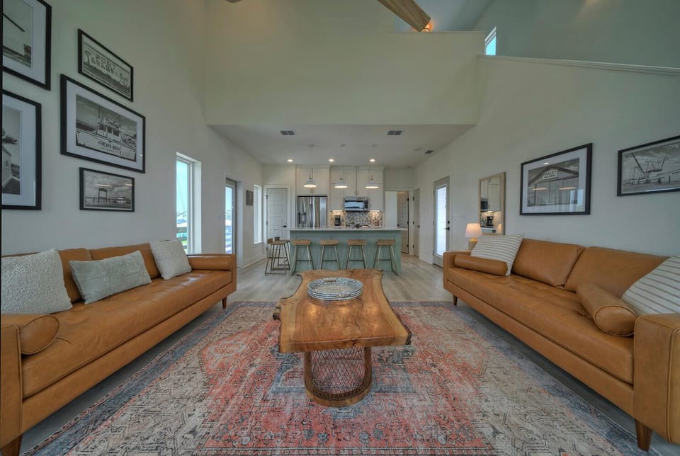 Spacious living room.