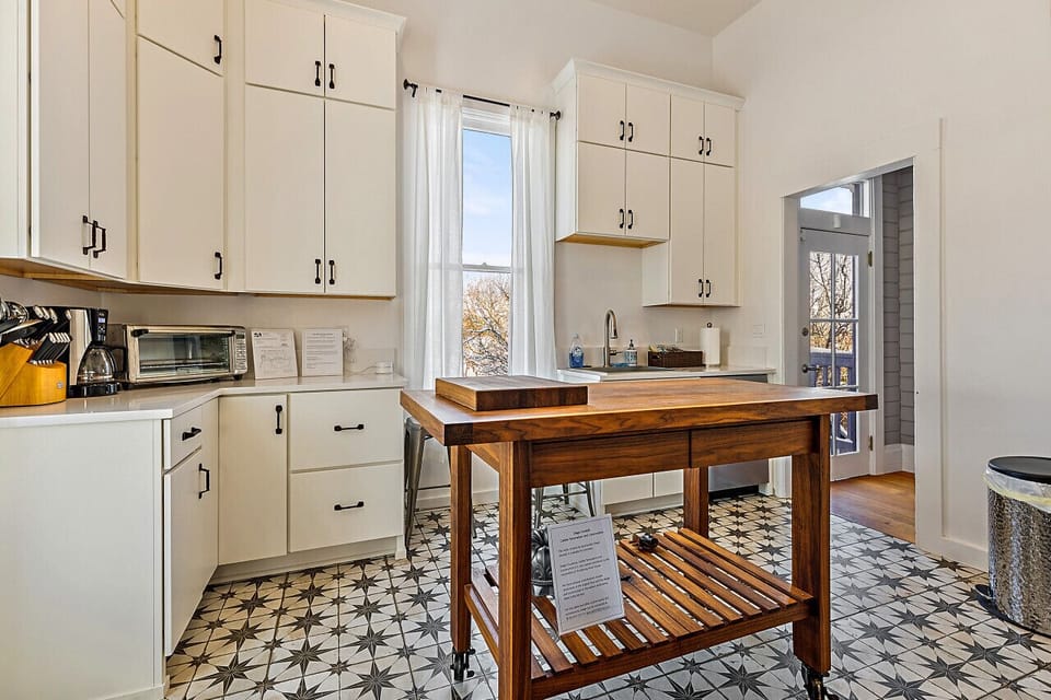 Kitchen with island