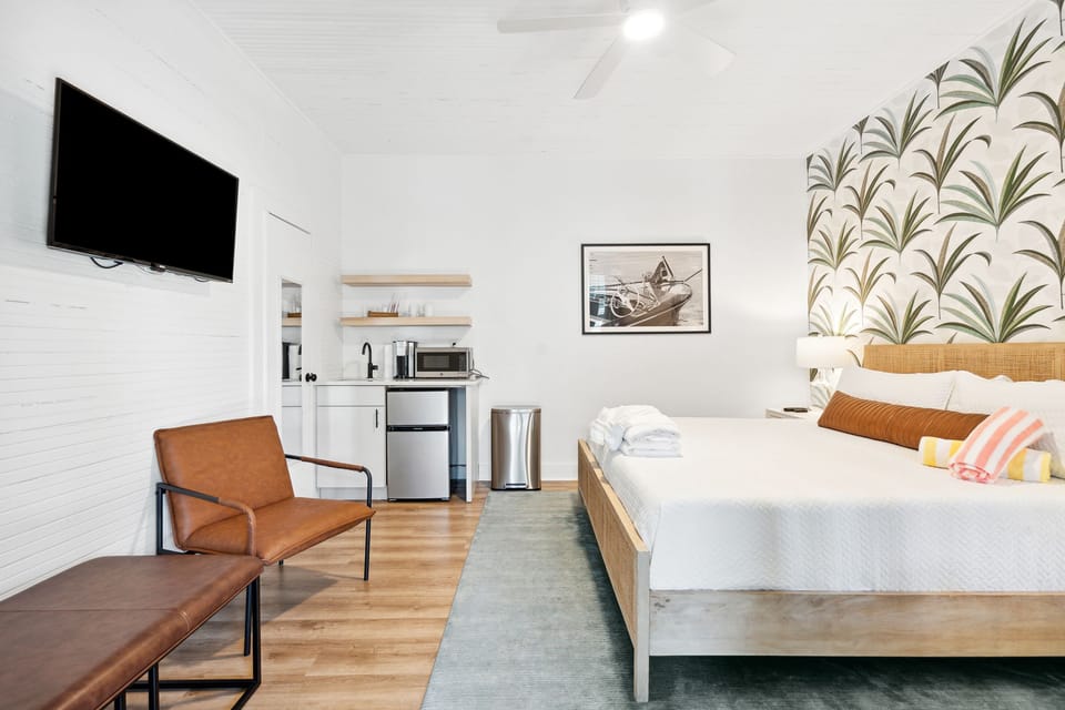 Welcome to The Cobra - Room 32!