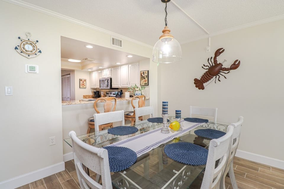 St. Augustine Beach Rentals Dining Room