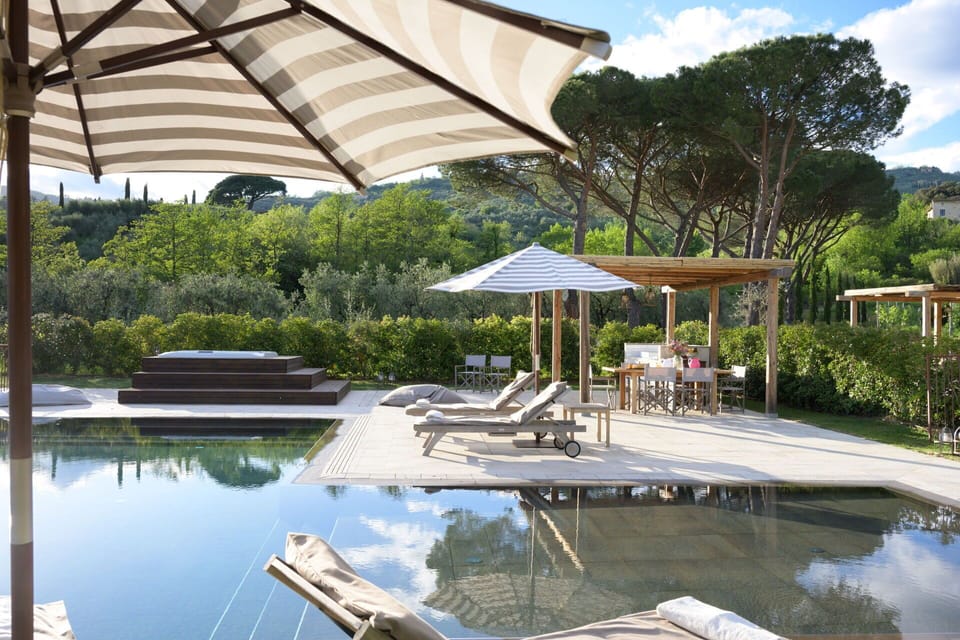 Activities, Amenities, Balcony / Terrace / Patio, Building Exterior, Facilities, Food, Garden, Main Entrance, Spring, Summer