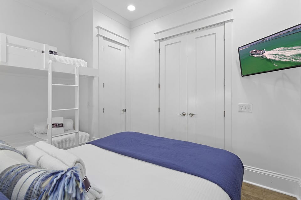 Seabourn Guest Bedroom 3 Alt