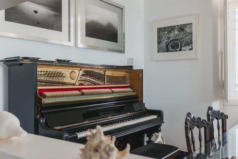 Dining room piano (1)