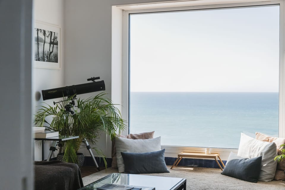 Living room with sea view (2)