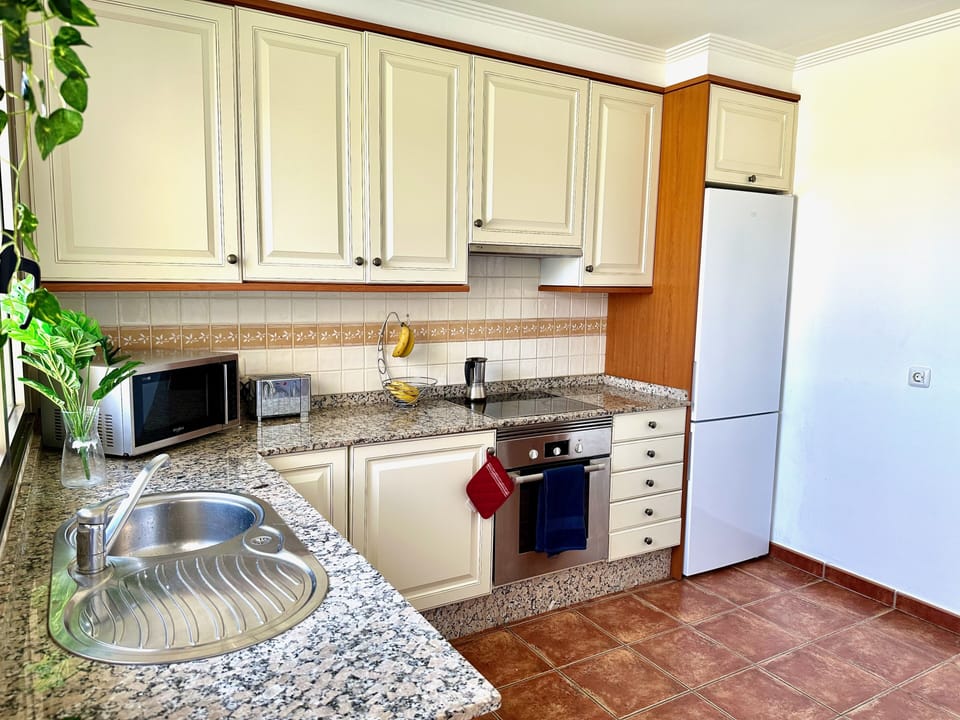 Kitchen 1