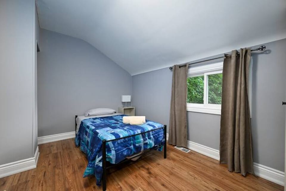 Twin bed