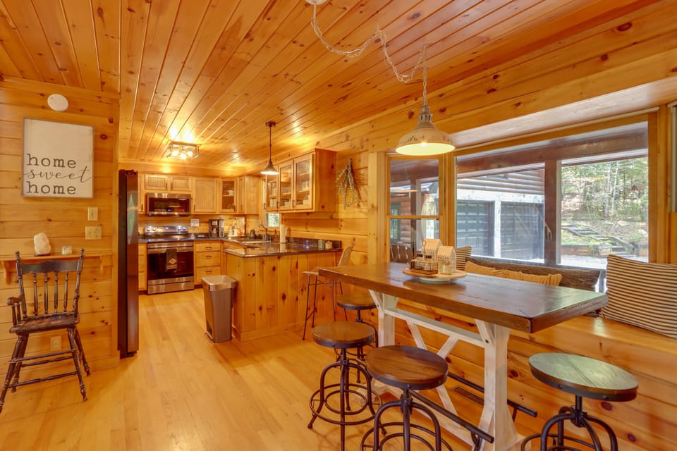 Kitchen & Dining Area | 1st Floor
