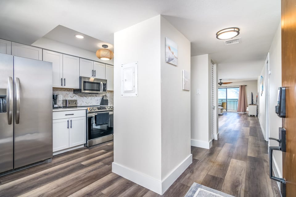 Open concept large fully renovated Kitchen