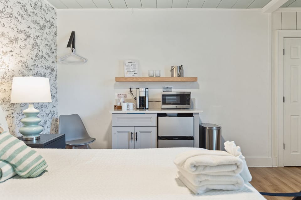 Bed and Kitchenette