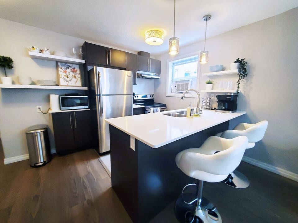 Fully equipped and ready for your culinary creations.Whether it’s a morning coffee or a home cooked meal, this kitchen is ready for the challenge.