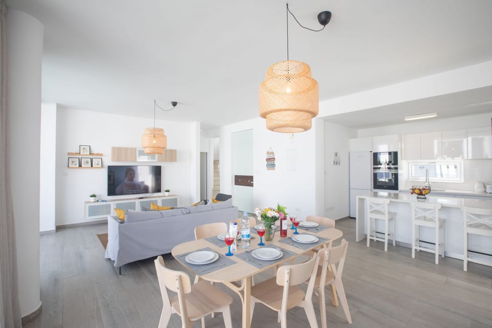 Dining Area with table and chairs to seat 6 people