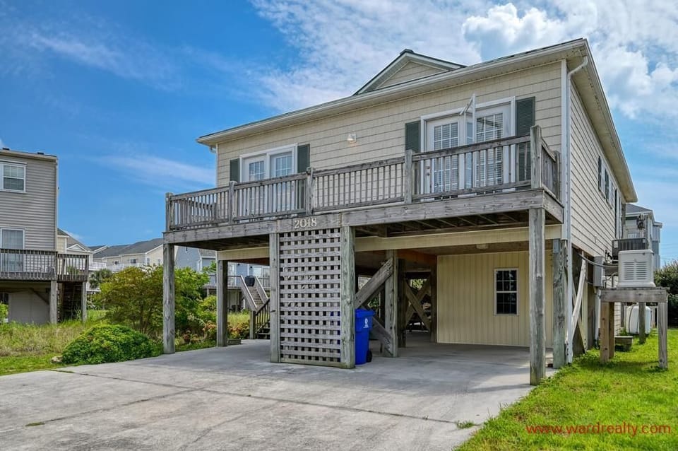 2018 N New River Streetside Exterior