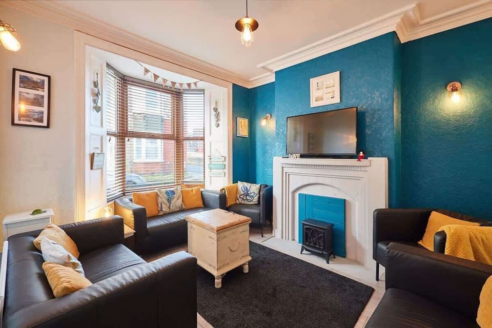 George House, Whitby - Host & Stay