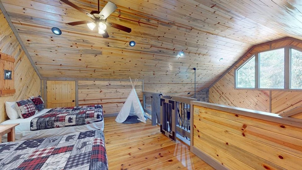 2-Rufus Roost-Bunk-Room(1)