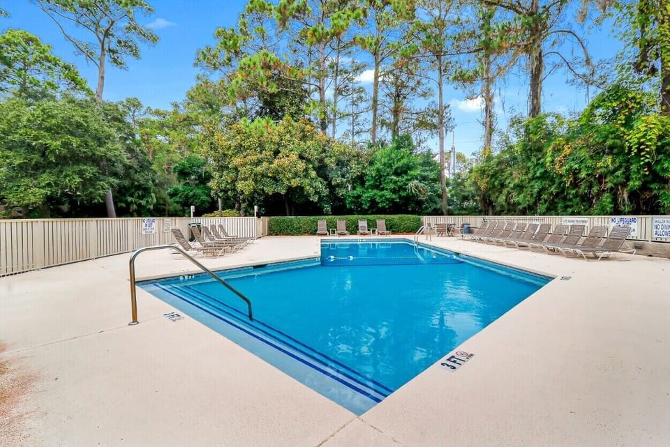 2538 Gleneagle Green | Community Pool - 2538 Gleneagle Green | Community Pool