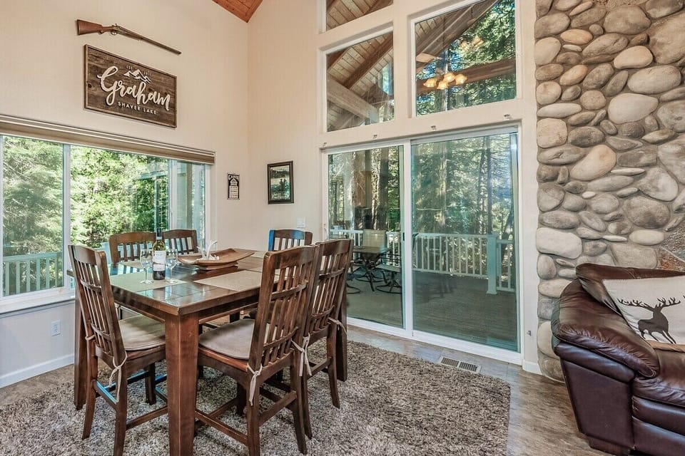 All the amenities of a modern home, but in the mountains!