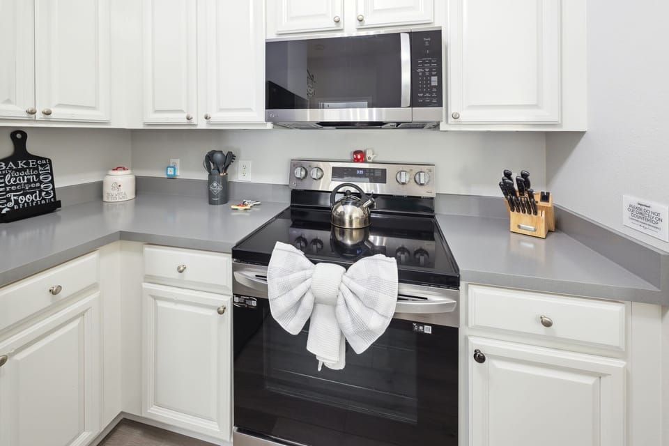 Indoors, Microwave, Oven, Kitchen, Cooktop