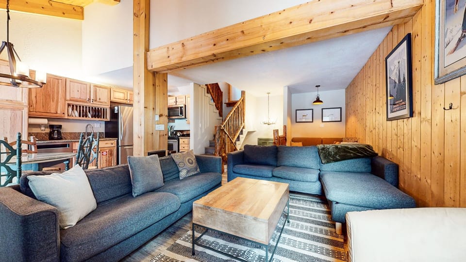 Indoors, Architecture, Building, Furniture, Living Room