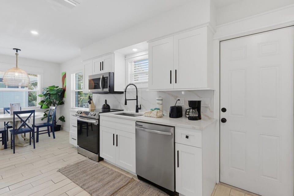 kitchen, dining nook