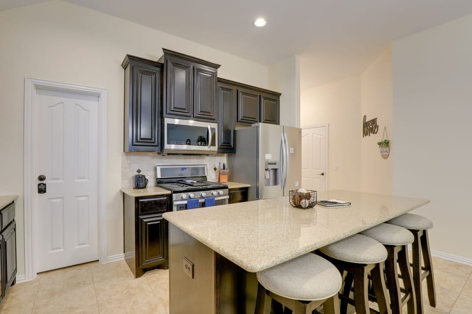 Kitchen | Breakfast Bar | Coffee Maker