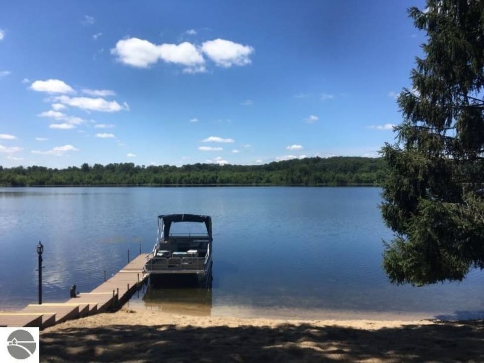 Please ask about boat rental options- not automatically included
