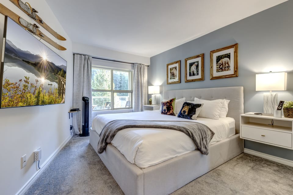 The new new... brand new king sized Dreamlife Cascade pillow top mattress (what the local hotels order), deluxe pillows, new 55" Samsung 4K TV, and new carpet in our updated bedroom. 