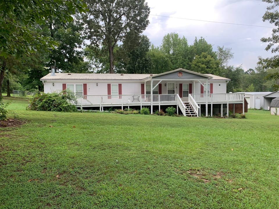 Front view of property