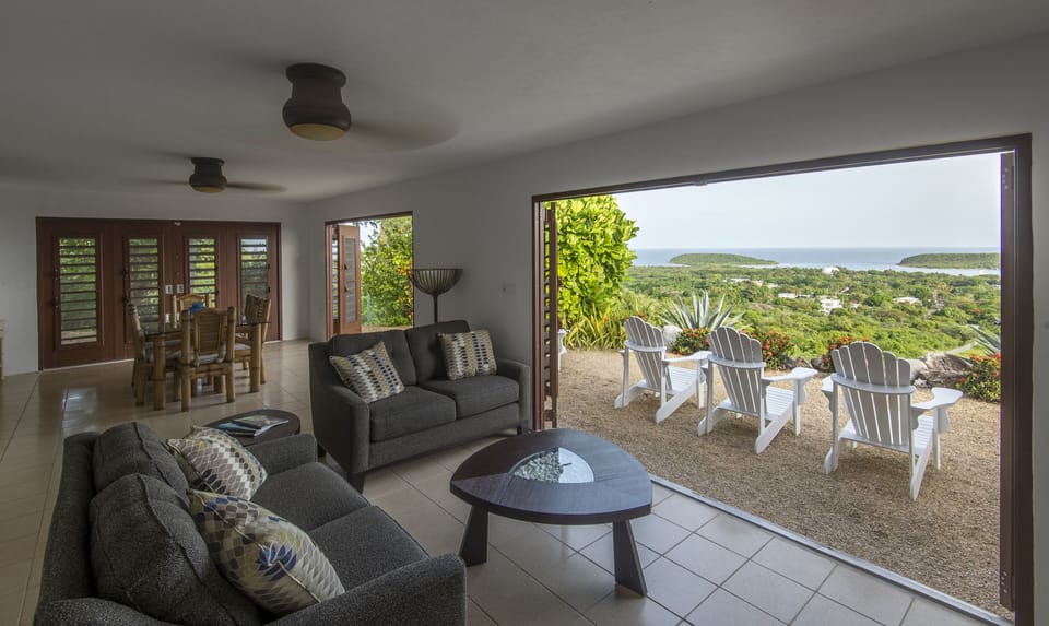 Rock House Livingroom and Dinning area
