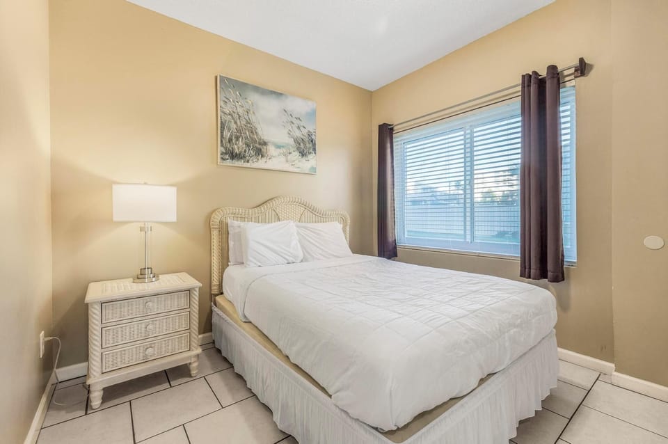 Guest bedroom