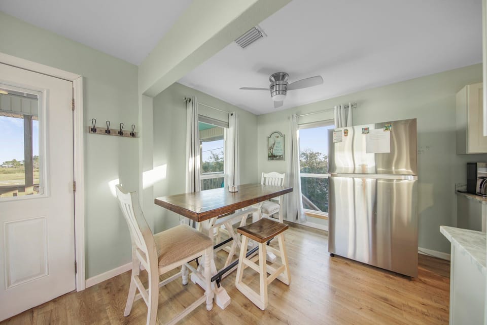 Dining area off of the kitchen.
