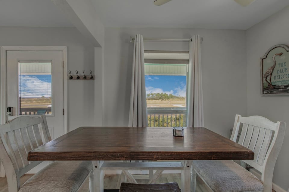 Dining area off of the kitchen.