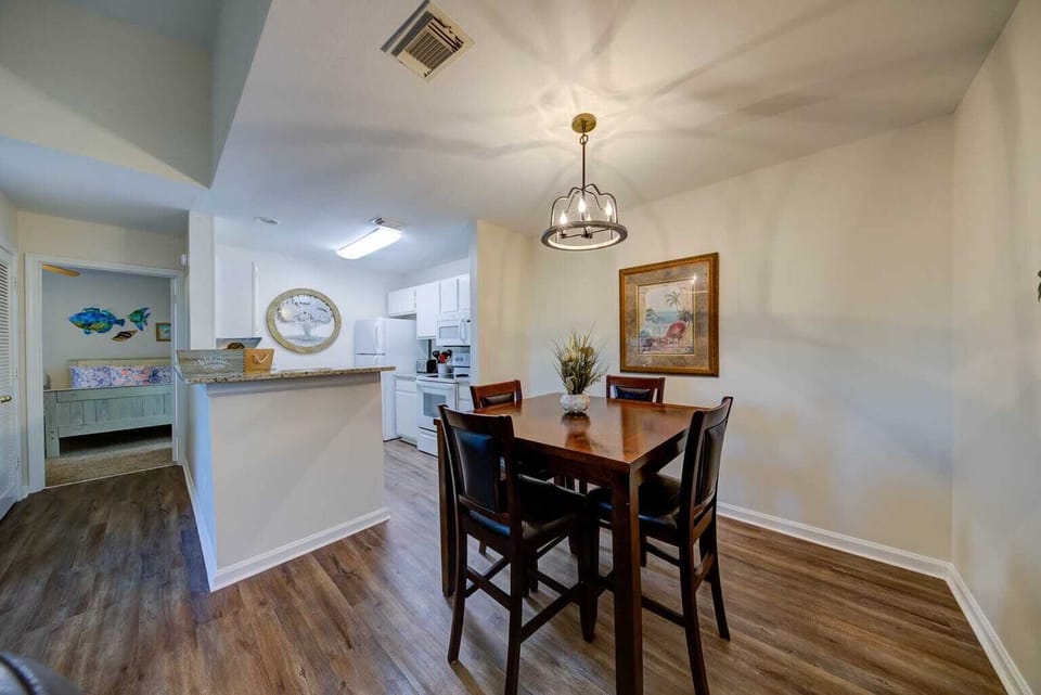 Tabletop with four seats to enjoy a meal