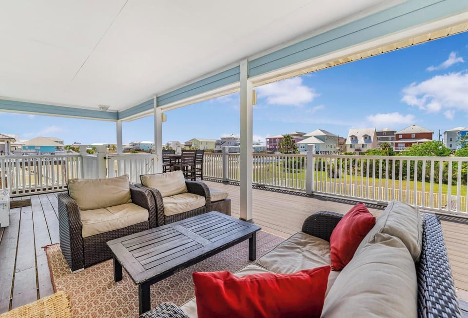 Private balcony - access from the primary suite