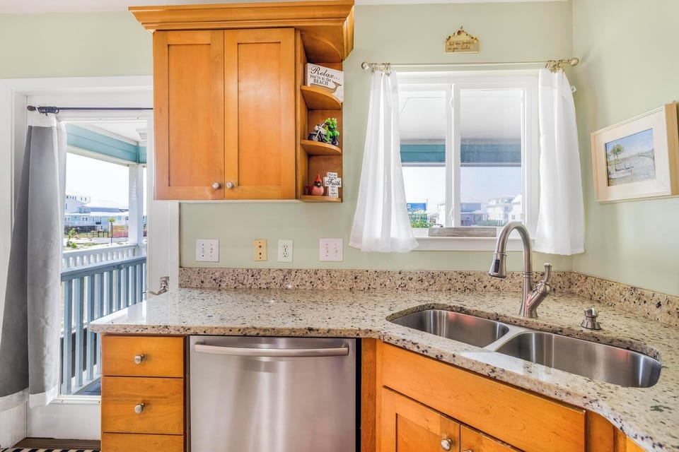 Full kitchen