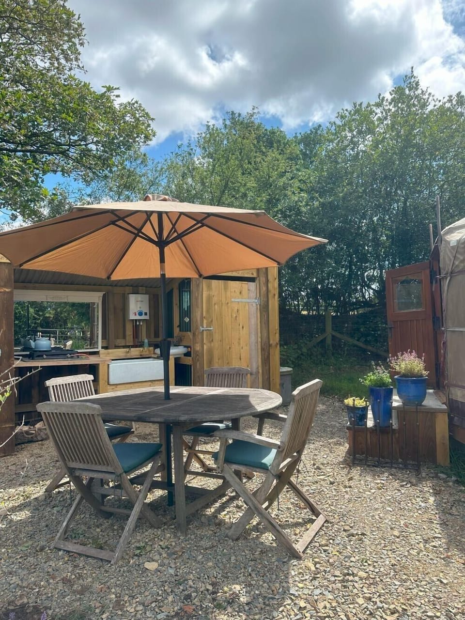 Outdoor dining
