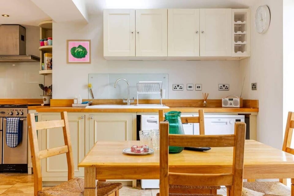 bbbd2a46-ae1e-48cb-96f7-edf88b9fc433