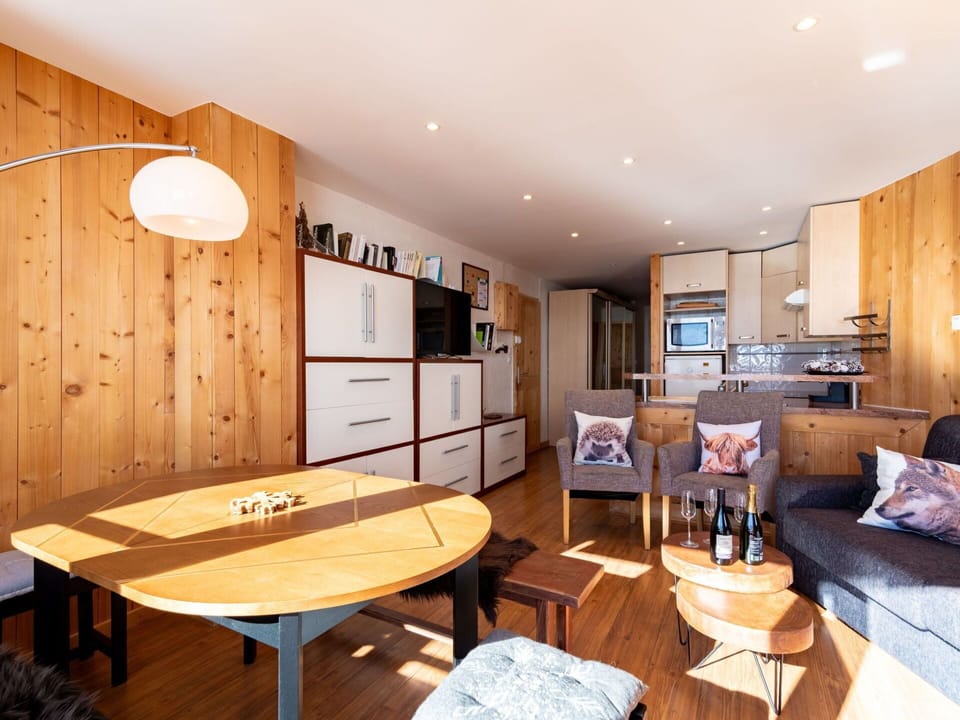 Table, Furniture, Property, Building, Couch, Cabinetry, Lighting, Wood, Interior Design, Chair