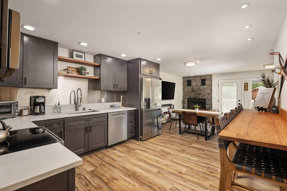 Every bit of furnishing and décor was curated to create that perfect blend of mountain style and comfort.
