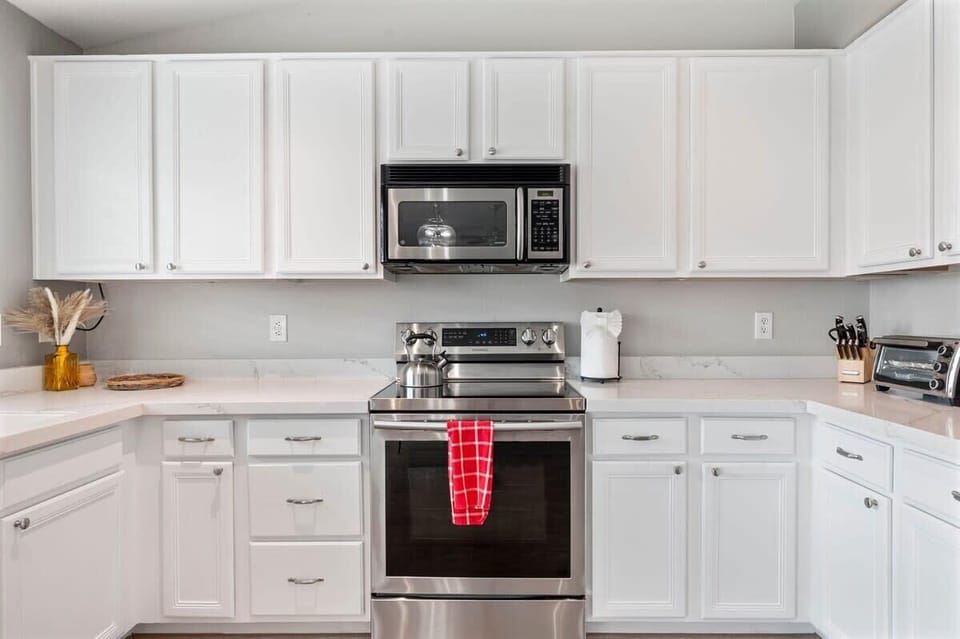 Fully equipped kitchen