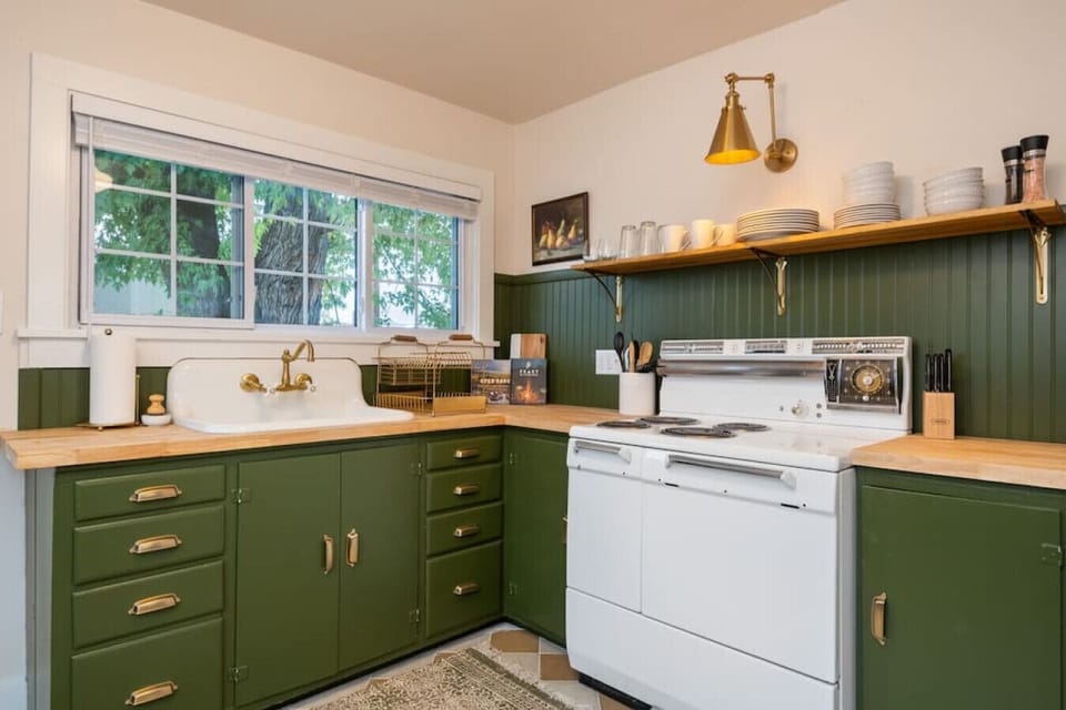we love our vintage kitchen