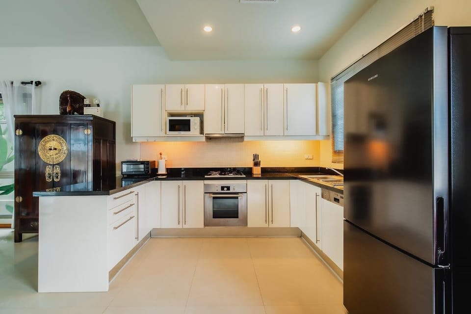 Ivory Pool Villa, Dreamy Villa With Sparkling Pool (2726)