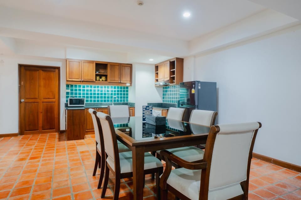 Sand Beach Condo, 3 Minutes Walk To Nai Harn Beach (3622)