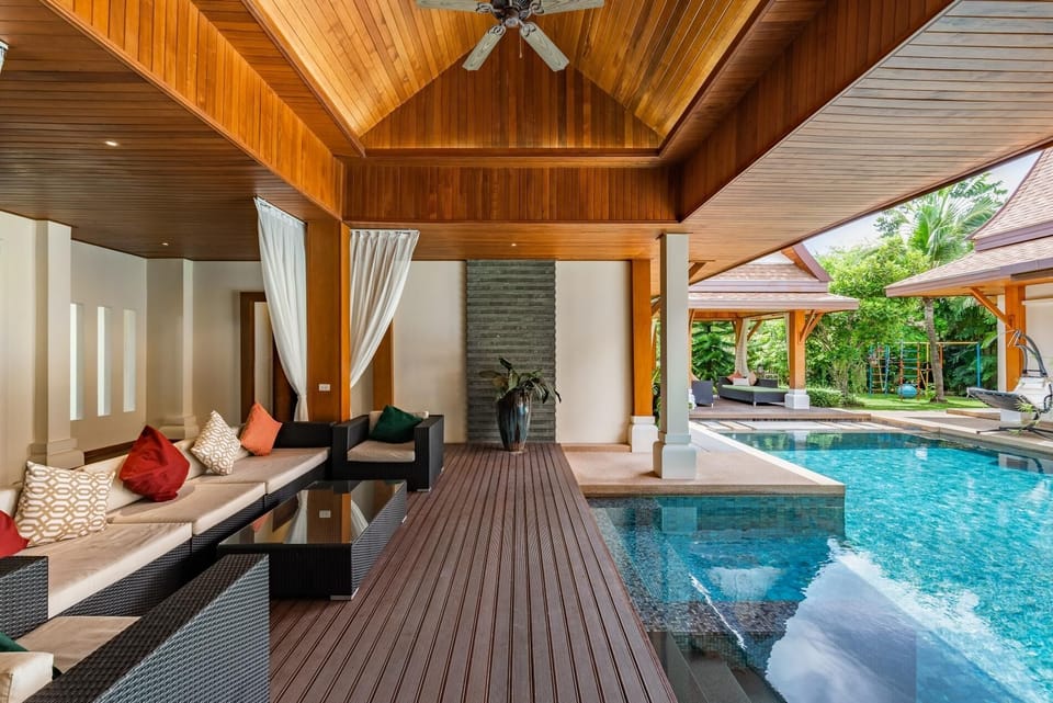Champagne Villa, Luxurious Tropical Pool Villa (732)