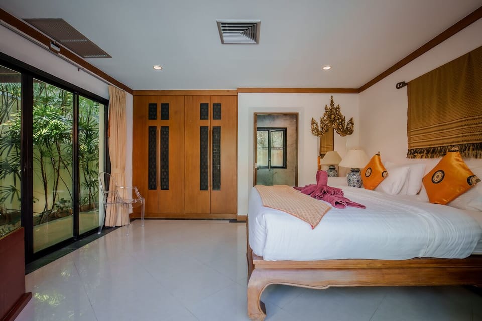 Solas Pool Villa Grand Villa With Private Pool (1855)