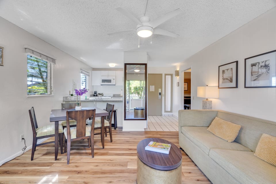 Living room/Dining (2)