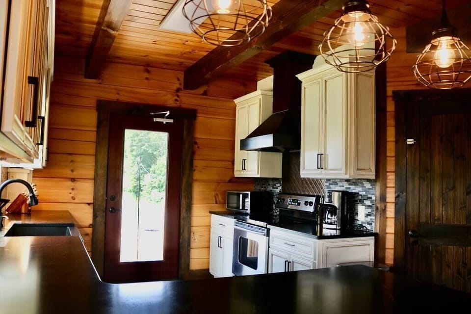 c1b0d50c-aae3-4134-9cc8-7d1249af38c4