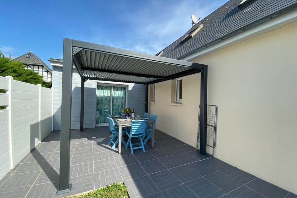 Holiday Home Exterior [summer]